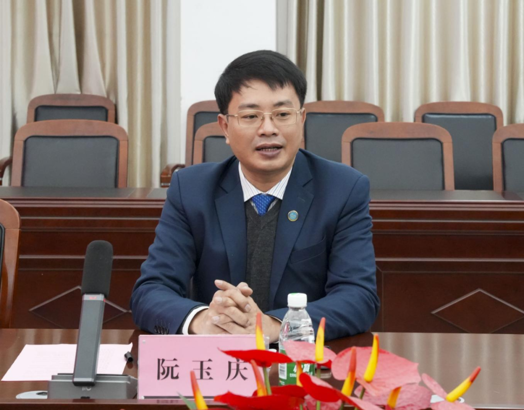 D5823
